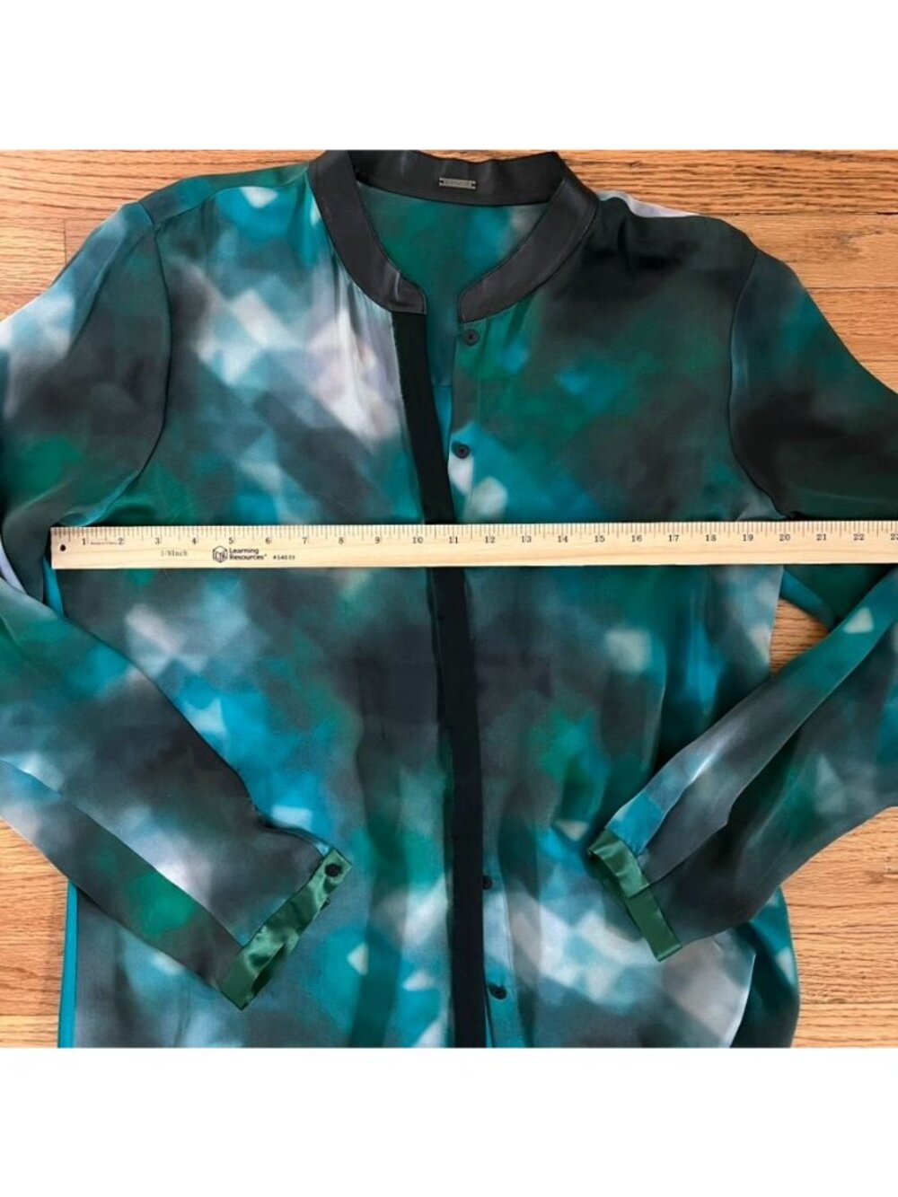 Elie Tahari Silk Blouse Leather Collar Emerald Abstract Print Quiet Luxury L - Picture 11 of 13
